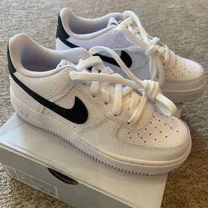 Nike AIR FORCE 1 White Big Kids Size 3.5
